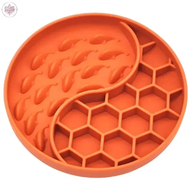 High Temperature Resistant Silicone Dog Food Bowl New Product 2-partition Slow Food Honeycomb Silicone Dog Bowl  Lamiiche