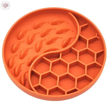 High Temperature Resistant Silicone Dog Food Bowl New Product 2-partition Slow Food Honeycomb Silicone Dog Bowl  Lamiiche