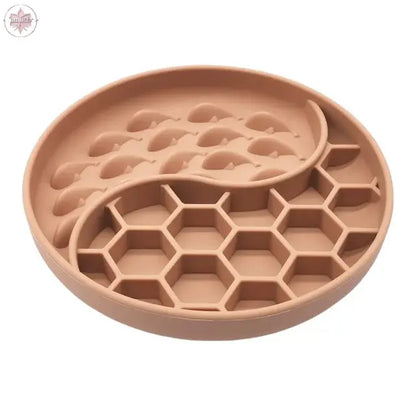 High Temperature Resistant Silicone Dog Food Bowl New Product 2-partition Slow Food Honeycomb Silicone Dog Bowl  Lamiiche