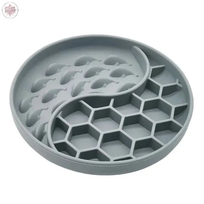 High Temperature Resistant Silicone Dog Food Bowl New Product 2-partition Slow Food Honeycomb Silicone Dog Bowl  Lamiiche