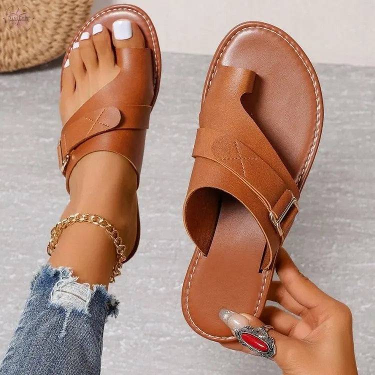 Summer new women's shoes with toe covers fashionable flat heels and casual women's sandals and slippers - Lamiiche