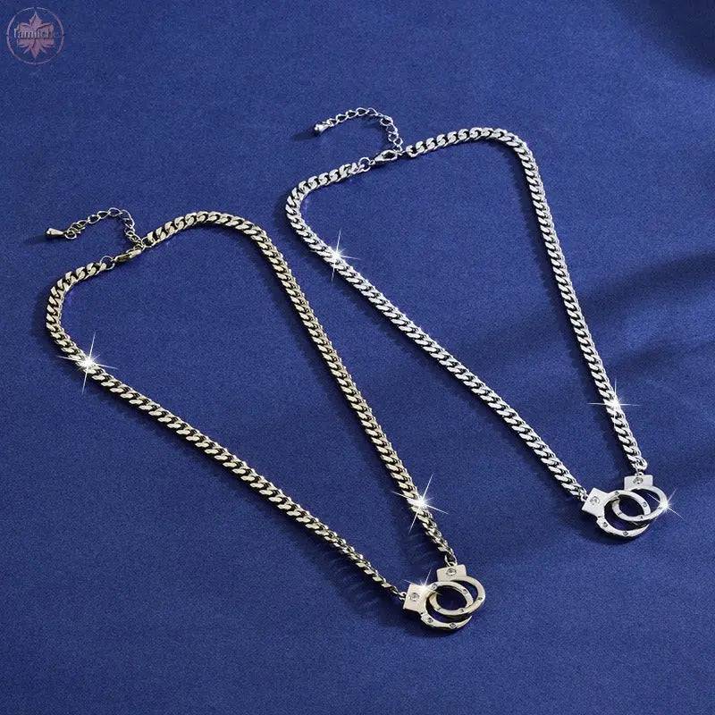 Handcuffs, necklaces, girlfriend's heart, collarbone chains, autumn and winter clothing accessories - Lamiiche