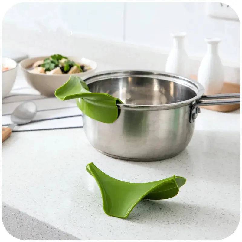 Creative Kitchen Accessories Silicone Funnel Tools - Lamiiche