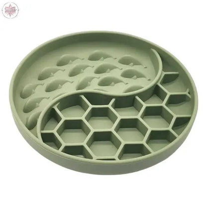 High Temperature Resistant Silicone Dog Food Bowl New Product 2-partition Slow Food Honeycomb Silicone Dog Bowl - Lamiiche