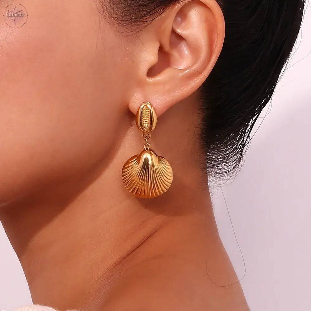 Conch scallop patchwork earrings are fashionable, simple, luxurious, stainless steel plated earrings for women - Lamiiche